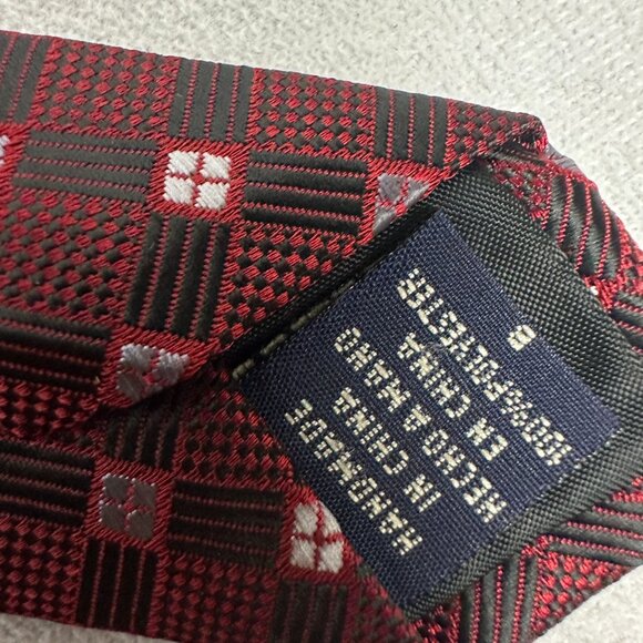 Van Heusen Red And Black Checkered Tie Classic Fit Formal Woven Silk Blend - Picture 2 of 4